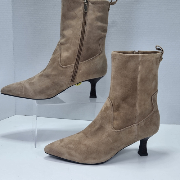 Jones New York Sonjah Tan Suede Leather Kitten Heeled Pointed Toe Boots Size 9.5 - Picture 2 of 15